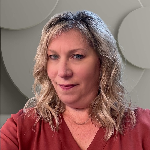 Meet your Posher, Natalie - Picture 4 of 12